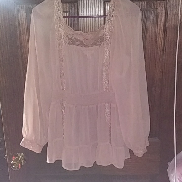 Candie's Tops - Candie's Sheer Puff Sleeve Top XL